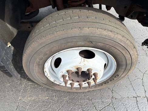 Used 2012 Ford F550 2WD Regular Cab Super Duty w/ PWR Equipment Group image 10