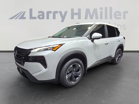 New 2026 Nissan Rogue SV image 1