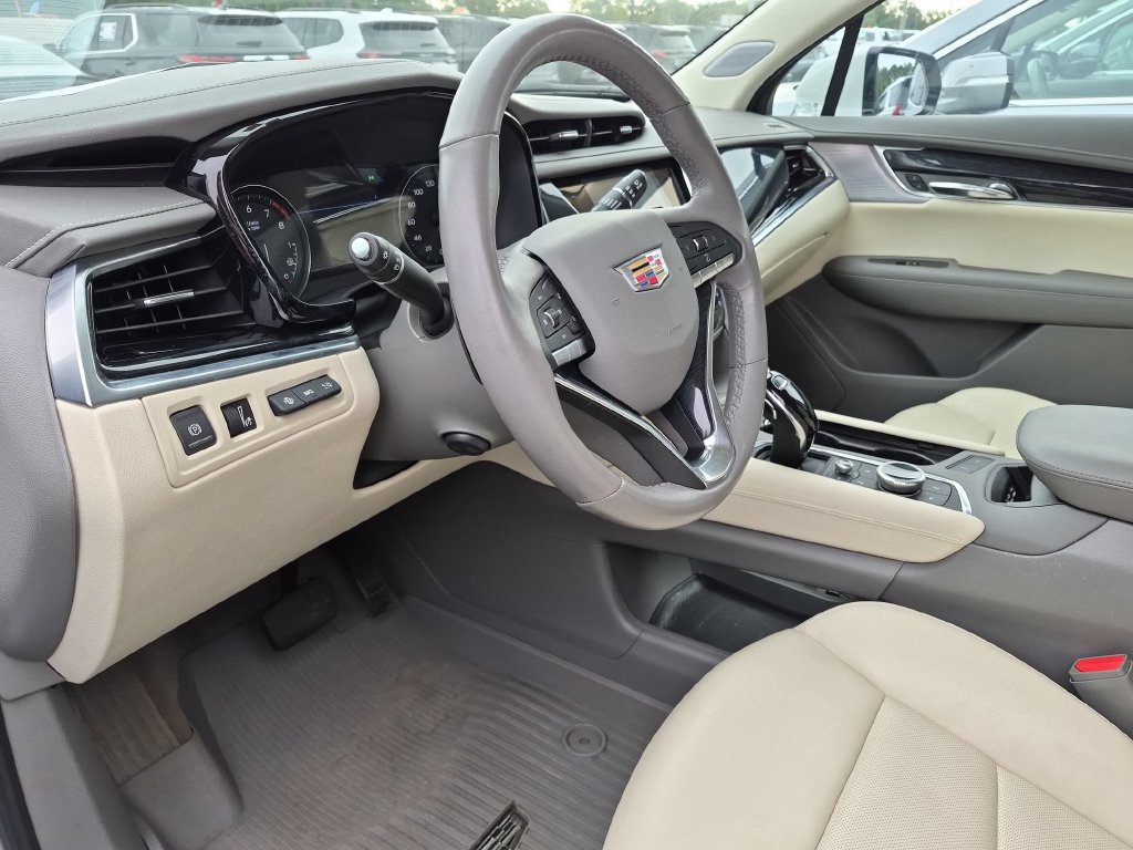 Certified 2024 Cadillac XT6 Premium Luxury w/ Technology Package AWD/4WD image 14