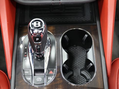 Used 2022 Bentley Bentayga AWD/4WD image 46