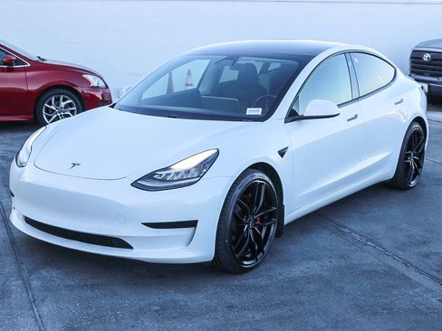 Used 2020 Tesla Model 3 Long Range image 3
