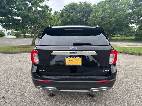 Used 2023 Ford Explorer XLT w/ Equipment Group 202A AWD/4WD image 10