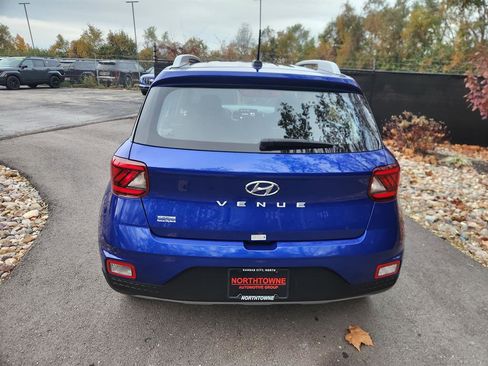Certified 2024 Hyundai Venue SEL image 4
