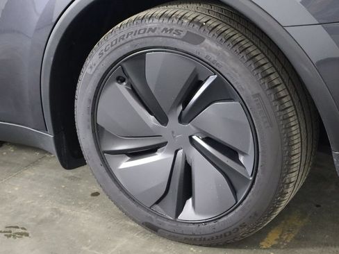 Used 2026 Tesla Model Y Long Range AWD/4WD image 42