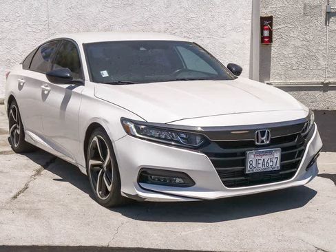 Used 2018 Honda Accord Sport image 3