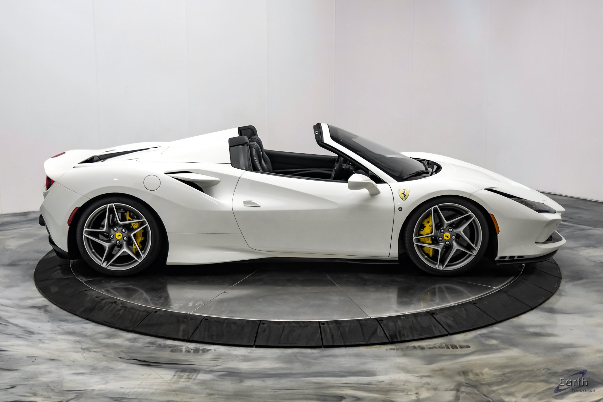 Used 2022 Ferrari F8 Tributo RWD image 27
