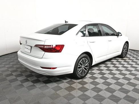 Used 2021 Volkswagen Jetta SE image 3