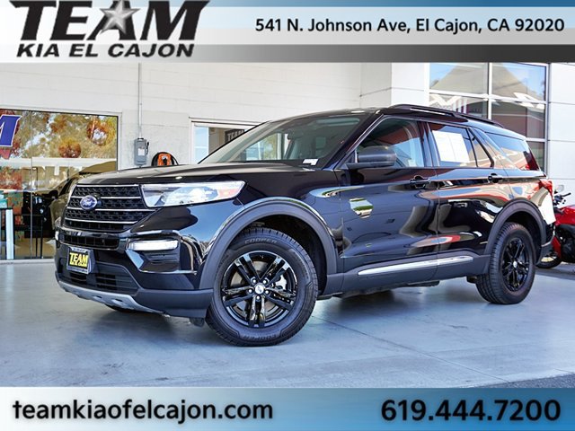 Used 2023 Ford Explorer XLT w/ Equipment Group 202A AWD/4WD image 2