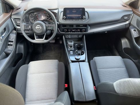 Used 2023 Nissan Rogue SV image 16