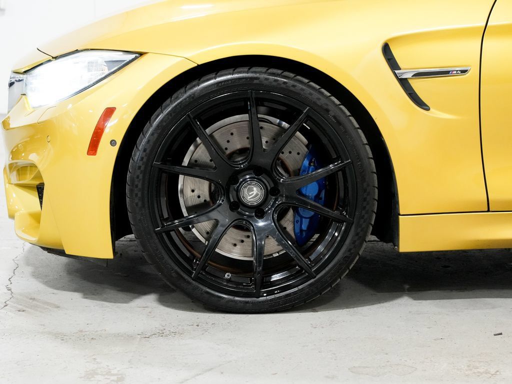Used 2015 BMW M4 Coupe w/ Executive Package RWD image 36