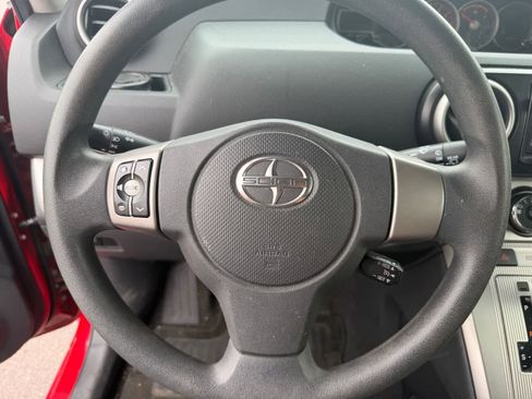 Used 2014 Scion xB FWD image 9