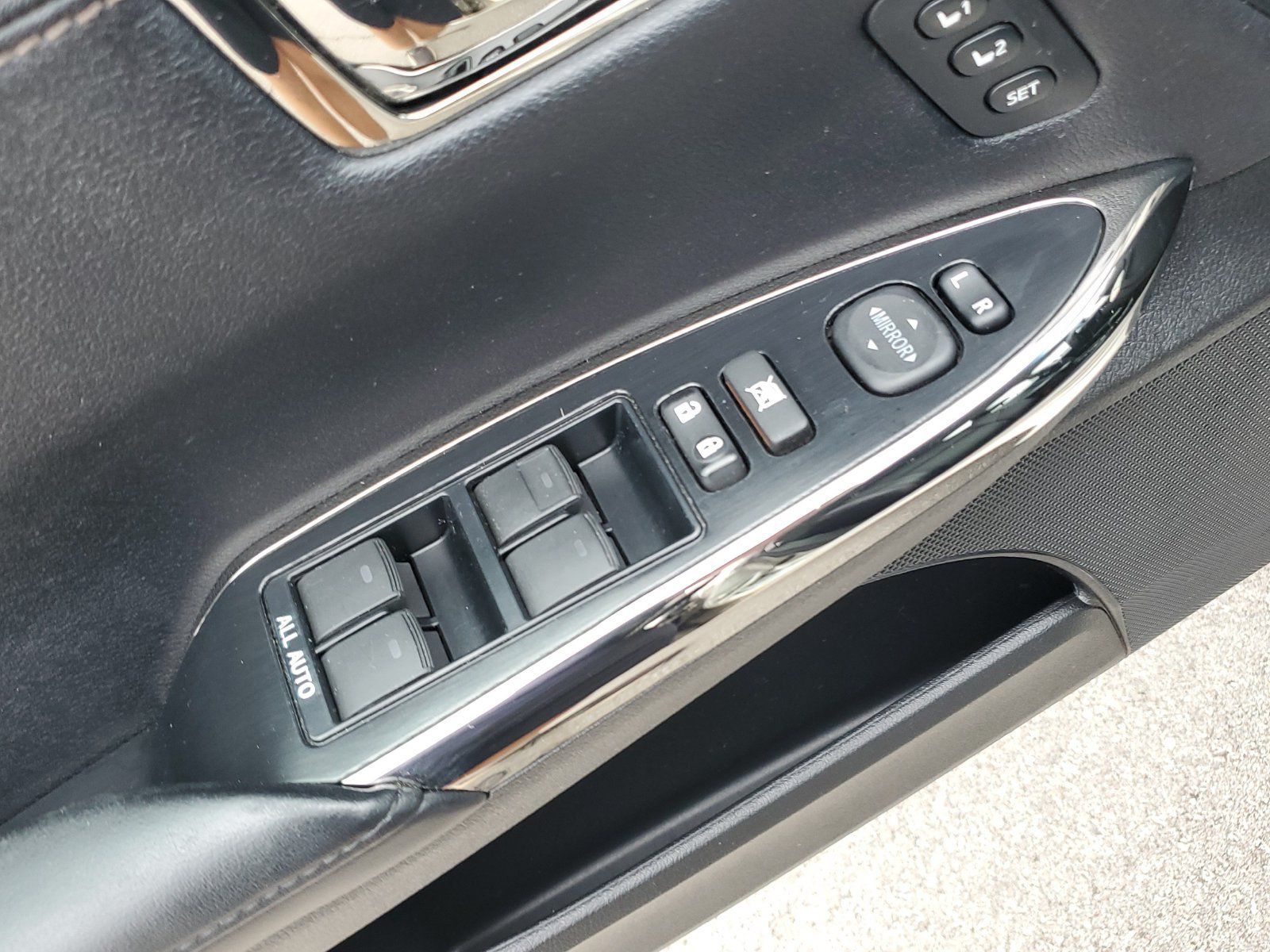 Used 2016 Toyota Avalon Limited w/ Protection Package FWD image 22