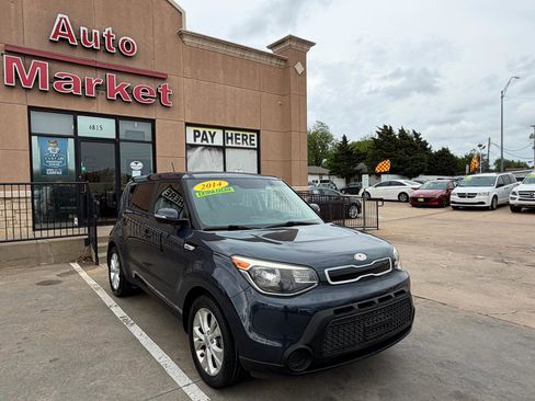 Used 2014 Kia Soul + w/ Audio Package FWD image 3