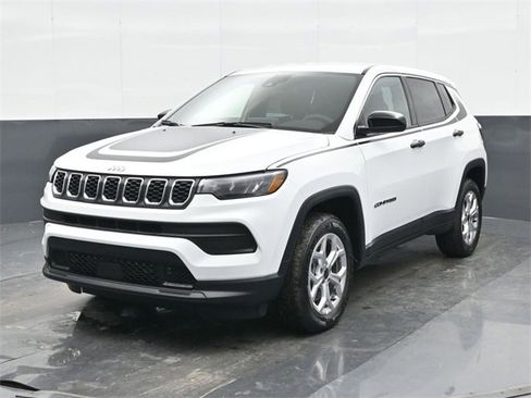 Used 2025 Jeep Compass Sport w/ Mopar Graphics Package image 1