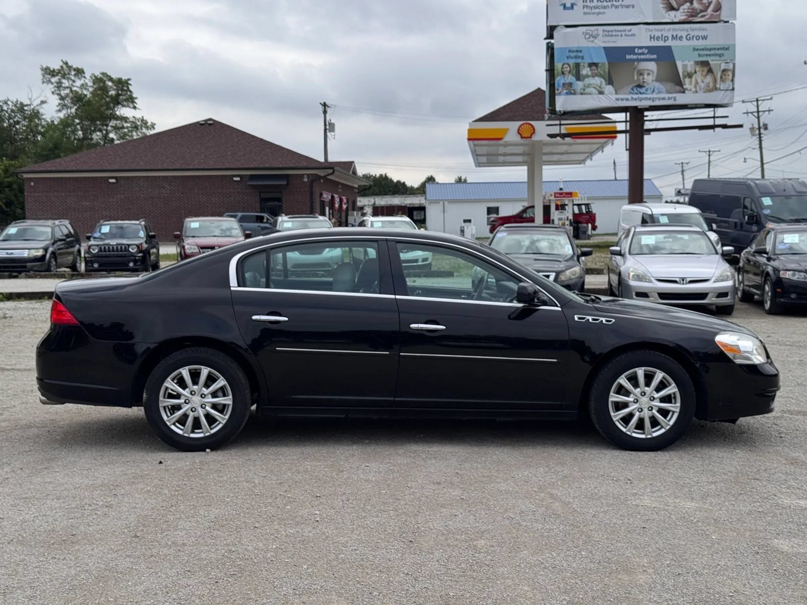 Used 2011 Buick Lucerne CXL FWD image 6