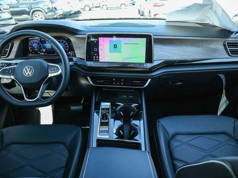 New 2026 Volkswagen Atlas SE image 17