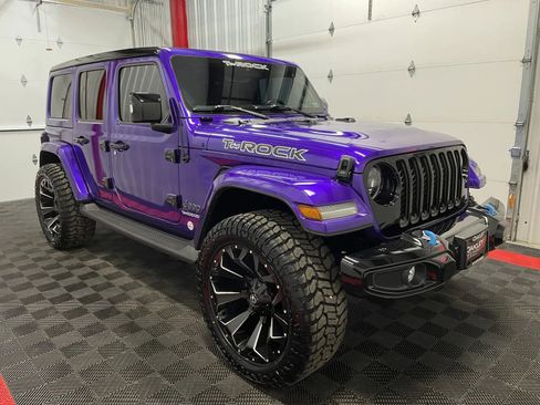 Used 2023 Jeep Wrangler Unlimited Sahara image 9