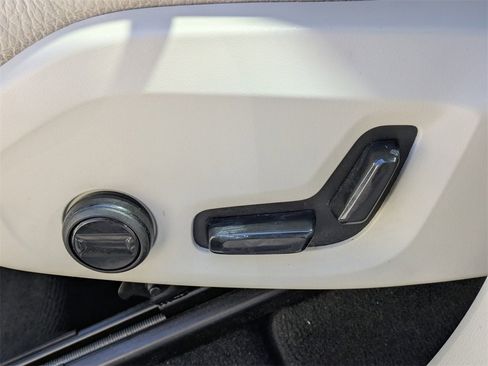 Certified 2024 Volvo XC60 B5 Core w/ Protection Package Premier image 24