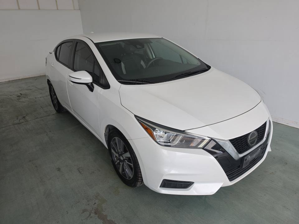 Used 2020 Nissan Versa SV FWD image 4