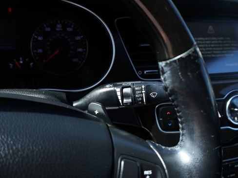 Used 2014 Kia Cadenza Premium FWD image 31