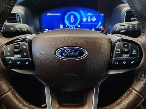 Used 2023 Ford Explorer King Ranch w/ Technology Package RWD image 18