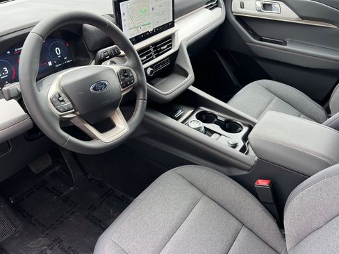 New 2025 Ford Explorer Active image 9