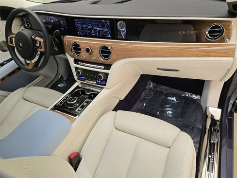 Used 2025 Rolls-Royce Ghost image 25