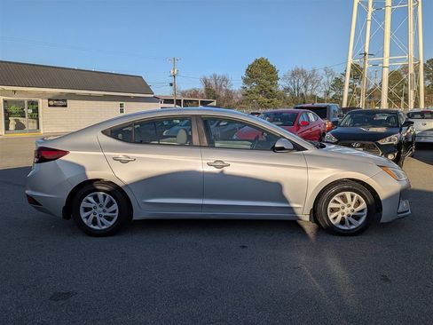 Used 2020 Hyundai Elantra SE image 6