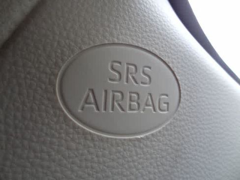 Used 2025 Toyota Corolla LE FWD image 29