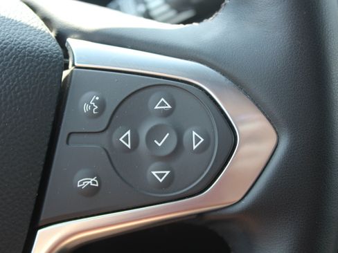 Used 2023 Chevrolet Traverse LT AWD/4WD image 11