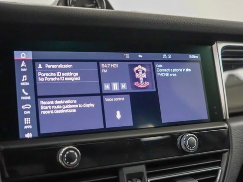 Used 2024 Porsche Macan image 30