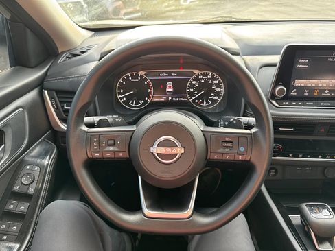 Used 2024 Nissan Rogue SV AWD/4WD image 17