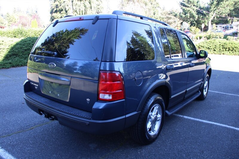 Used 2003 Ford Explorer XLT AWD/4WD image 3