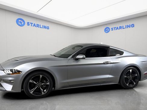 Used 2020 Ford Mustang Coupe RWD image 3