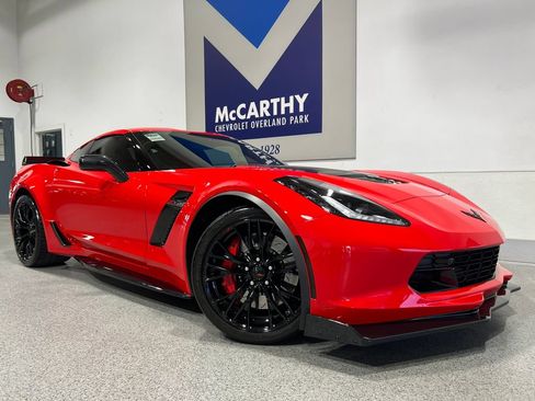 Used 2019 Chevrolet Corvette Z06 RWD image 2