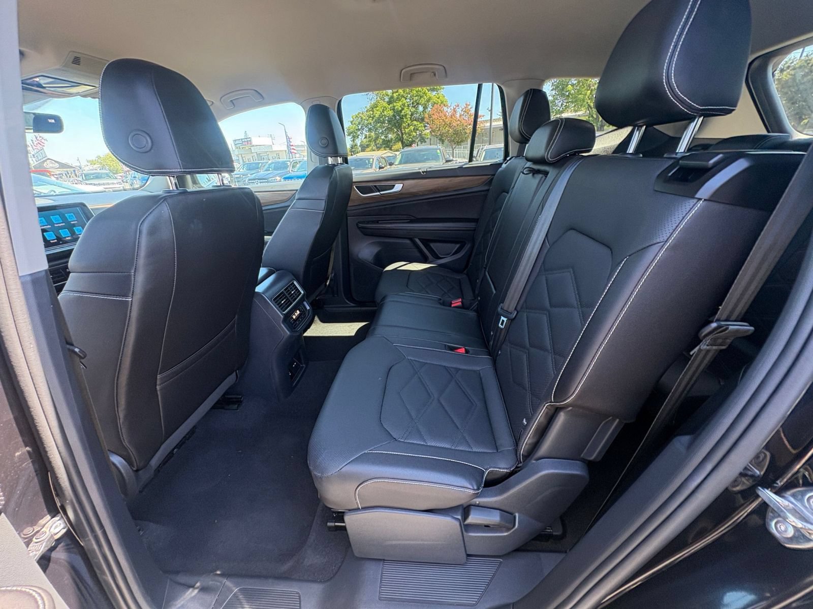Used 2026 Volkswagen Atlas SE FWD image 28