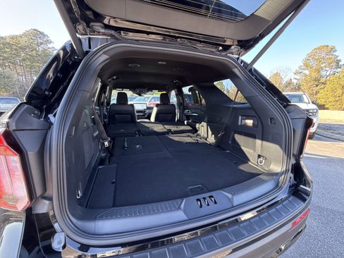 Used 2025 Ford Explorer ST-Line w/ Premium Package image 30