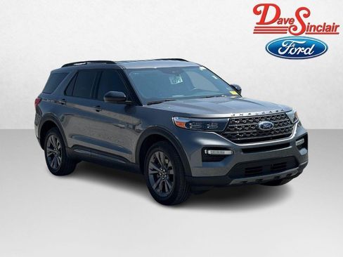 Used 2024 Ford Explorer XLT w/ Equipment Group 202A AWD/4WD image 4