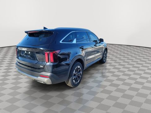 Used 2024 Kia Sorento S w/ Panoramic Sunroof Package image 8