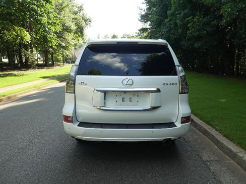 Used 2016 Lexus GX 460 Luxury w/ Preferred Accessory Package AWD/4WD image 22