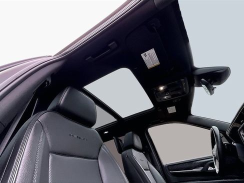 Used 2023 GMC Yukon Denali w/ Denali Reserve Package image 28