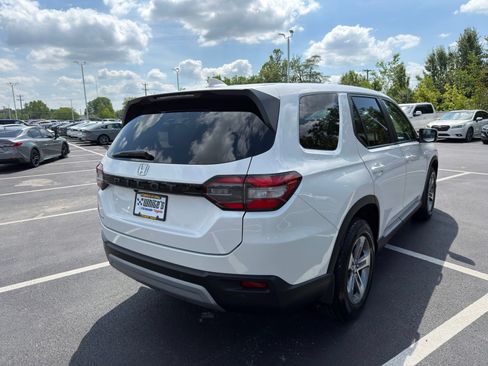 Used 2023 Honda Pilot EX-L image 8