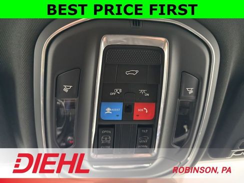 New 2025 Jeep Grand Cherokee Altitude AWD/4WD image 32