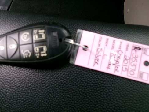 Used 2015 Chrysler Town & Country Touring-L w/ Driver Convenience Group image 21