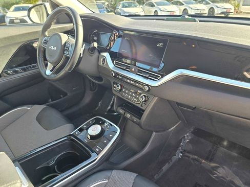 Used 2022 Kia Niro EX w/ Cold Weather Package image 13