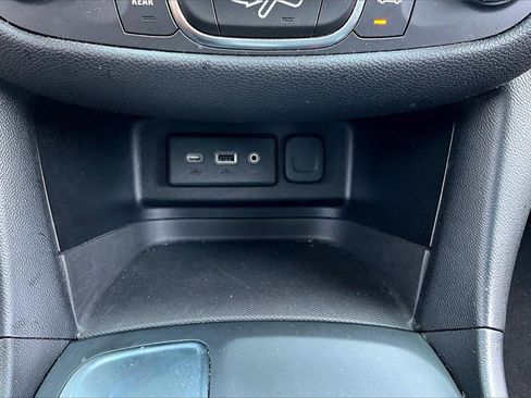 Used 2019 Chevrolet Equinox LT image 24