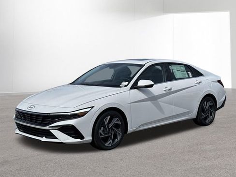 New 2026 Hyundai Elantra SE w/ Cargo Package FWD image 2