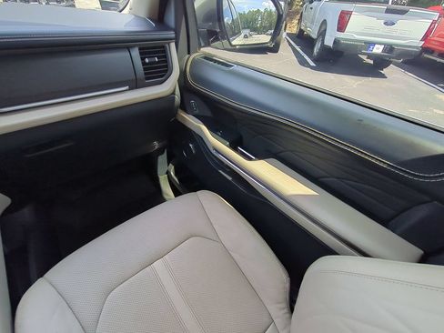 Used 2022 Ford Expedition Max Platinum RWD image 19