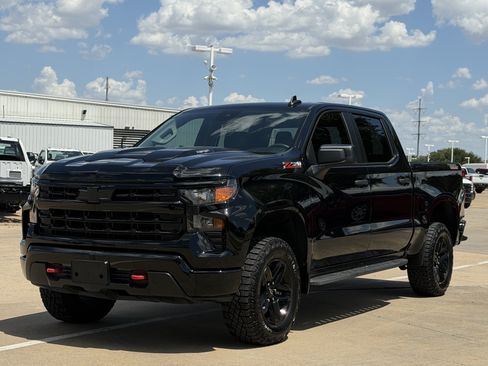 Used 2026 Chevrolet Silverado 1500 Custom Trail Boss AWD/4WD image 2