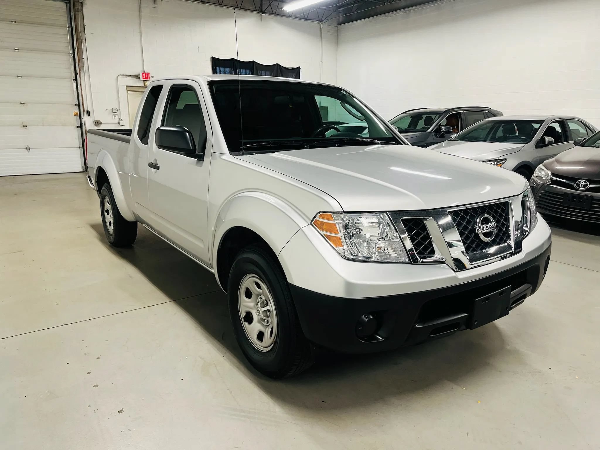Used 2010 Nissan Frontier XE w/ XE Preferred Pkg RWD image 4